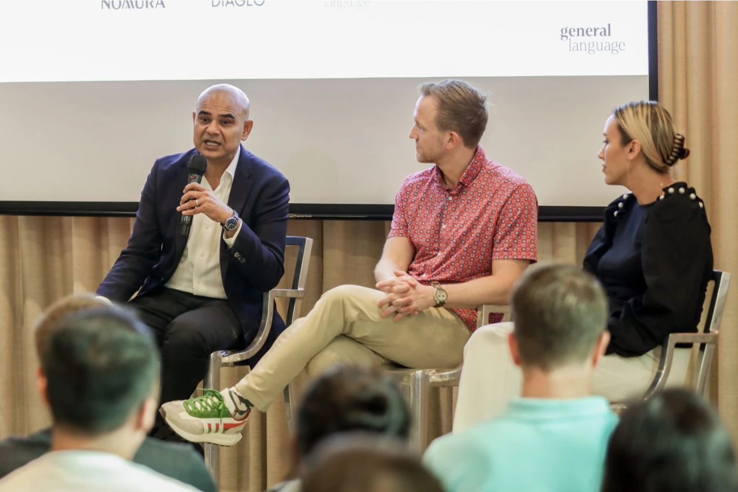 cover image of event - people dining in a corporate setting